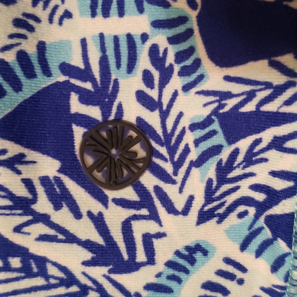 Lilly Pulitzer Luxletic Whisper Blue Women's Capris - Picture 7 of 12